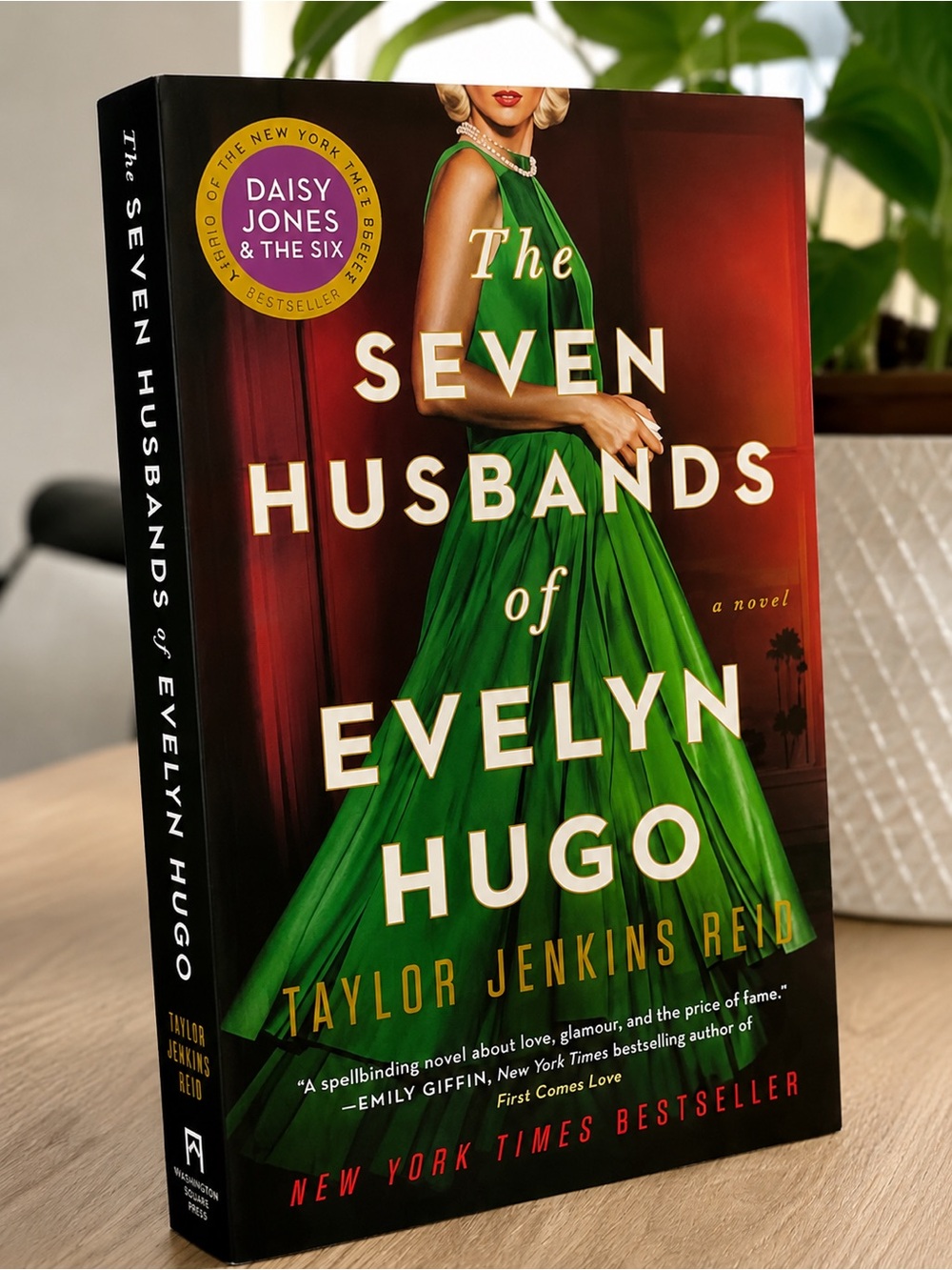 The Seven Husbands of Evelyn Hugo by Taylor Jenkins Reid - Green Cover